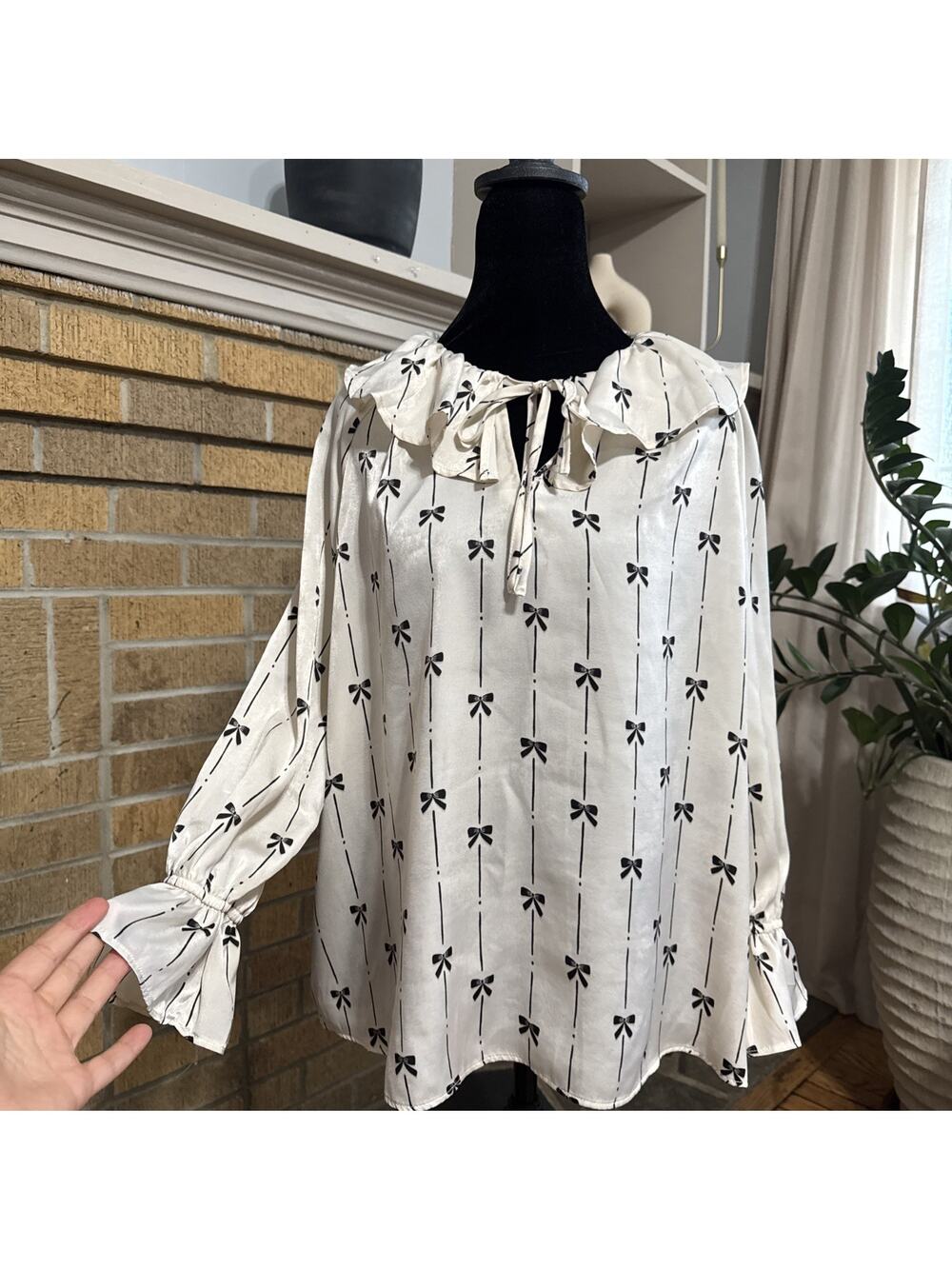 Cato Sz L Women’s Peter Pan Ruffle Collar Coquette Bow Satin Blouse Romantic Bow